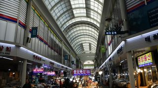 市場でしぼりたてごま油を購入