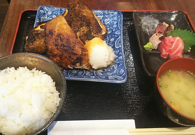 鮪カマ焼き食べ応えあります(^^ゞ