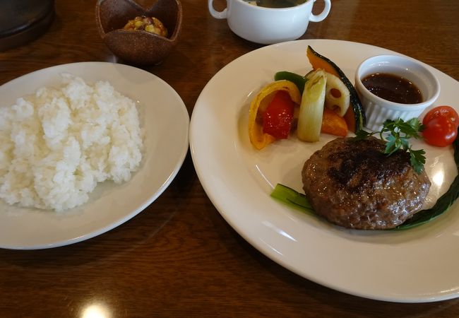 里山料理が食べられる （麦の楽園）