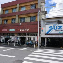 島最大級のバイク店