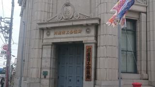 神殿みたいな建物