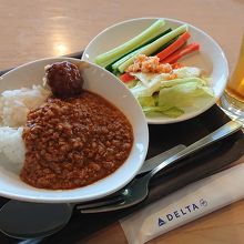 ラウンジのご飯