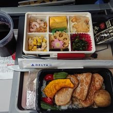 成田→ホノルル 機内食 ポークチョイス