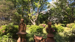 女性ぽい顔つき