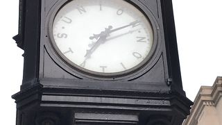 時計の文字盤が『UNIONSTATION』