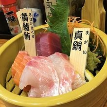 お刺身です。新鮮でとても良いです。