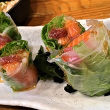 サーモンの生春巻き。美味しかったです。