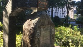 紳士的な顔立ち