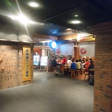 この奥からがラーメン道場と称するラーメン店街