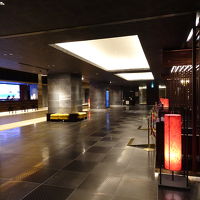 エントランス入って左手に受付です