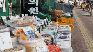 平日でも賑やか