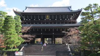 格式ある人気の寺院！