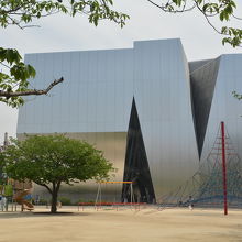 すみだ北斎美術館外観