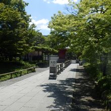 あじろぎの道、正倉院側からはこの左から入ります