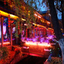 ここはバー?カラオケ？