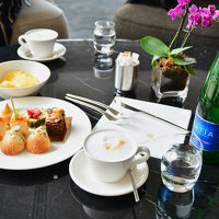 ラウンジのアフタヌーンティー時