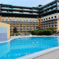 プールはオフシーズンのせいか静か（笑）