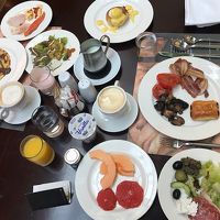 レストランの朝食の方がラウンジより種類豊富です。