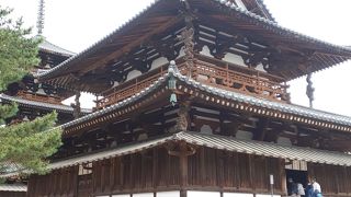 内部見学は行列も