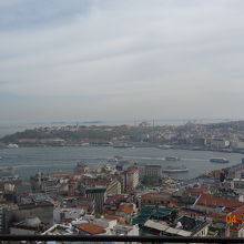 ガラタ塔から一望できるガラタ橋。