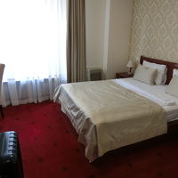 古臭い部屋ですが広さはたっぷり。