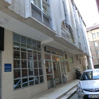 旧市街の裏側にあります