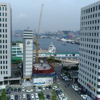 窓からは釜山港が見えます