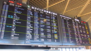 これから海外旅行♪という感じで気分が上がる、大好きな空港です!