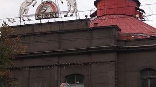 常設のサーカスショー施設