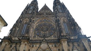 大きく立派な教会