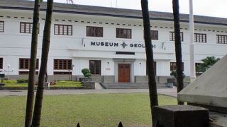 地質学博物館 (バンドン自然史博物館)