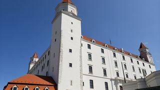 碁盤をひっくり返したような真四角なお城