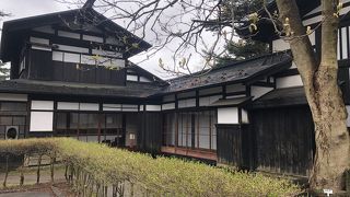 一部はカフェなっています