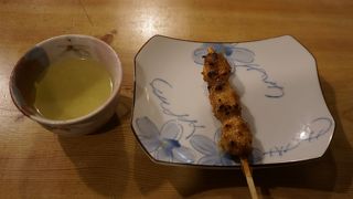 胡桃の味噌をたっぷりつけて