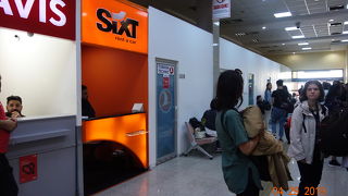 国際的観光地なのに小さすぎる。