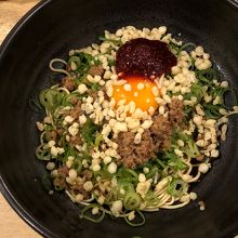 まぜ麺（半麺、2辛）