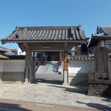 山門の様子です。