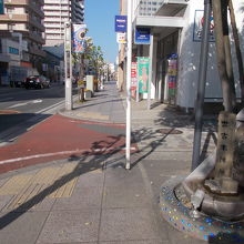 車も多いです。