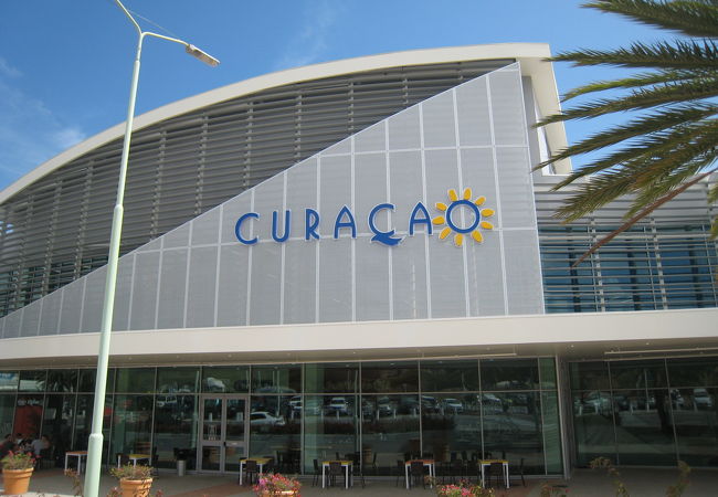 ハト国際空港 (CUR)