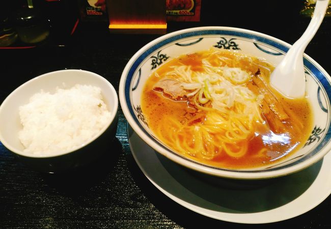 (味鶏)　鶏肉は噛めば噛もほど味が出てきていつまでも噛んでいたい感じです