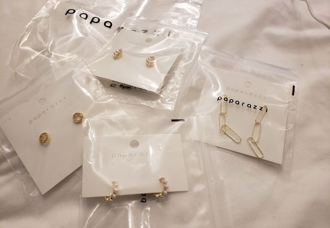 ピアスを大量購入