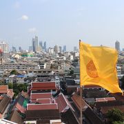 祈りとバンコク市内の眺望が素晴らしい