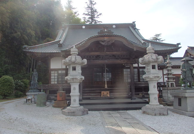 大高取山下山途中、法恩寺に寄りました