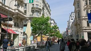 車が通らないので広くて歩きやすい