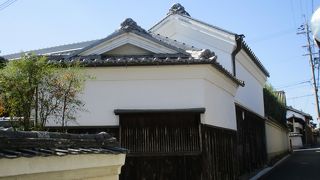 五重の塔の横から出た道です