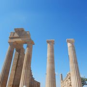 山の上に古代遺跡、景色が素晴らしい