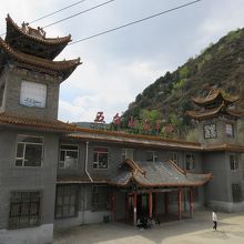 鄙びたバスターミナル