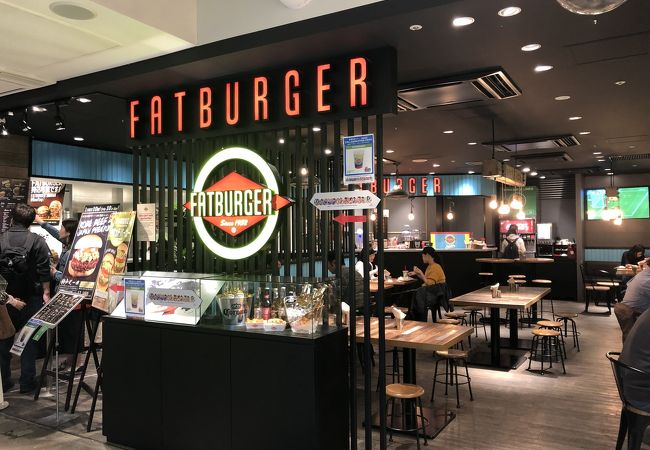 ファットバーガー日本上陸１号店！