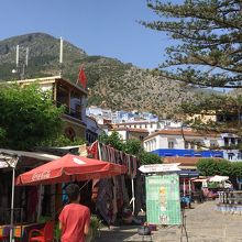 ラマダンで広場でも開いているお店が少なかった