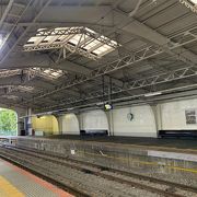 JR鶴見線の始発駅です。ちょっと特殊な構造の駅です。